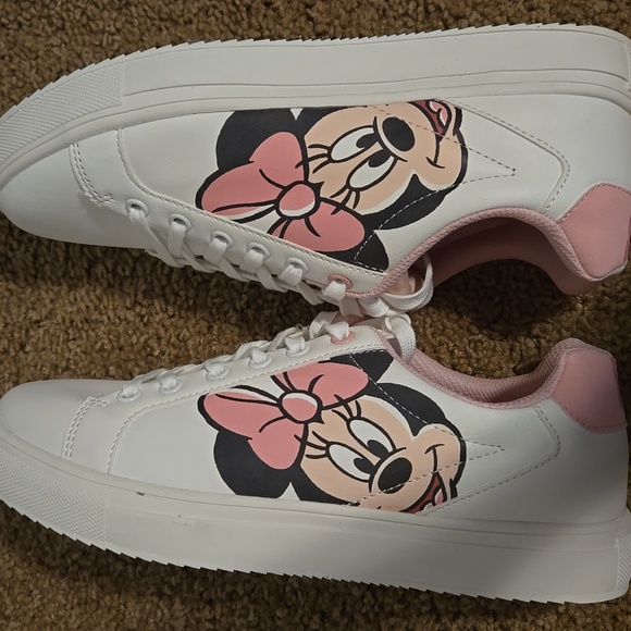 Women's Disney Minnie Mouse Sneakers Size 9 NWOT - Picture 3 of 7